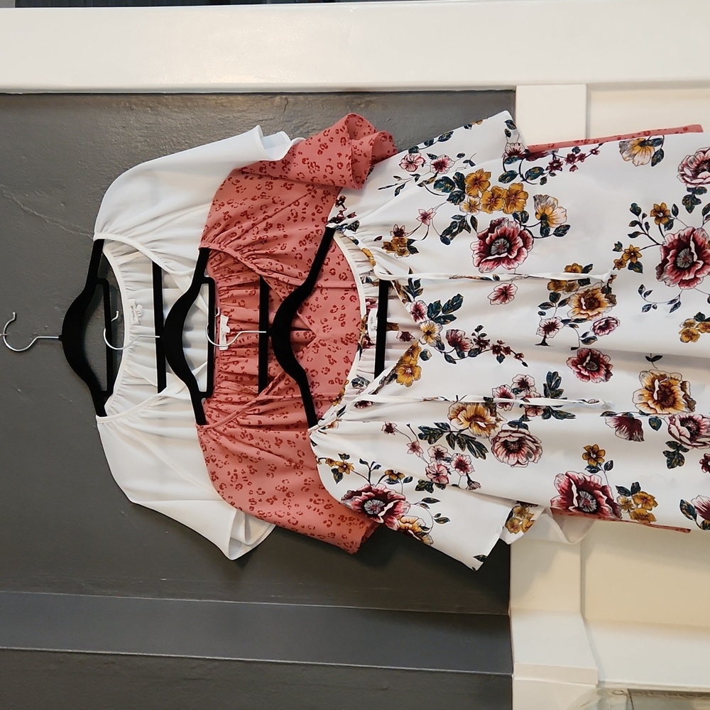 Lot of 3 flutter sleeve Maurices Tops